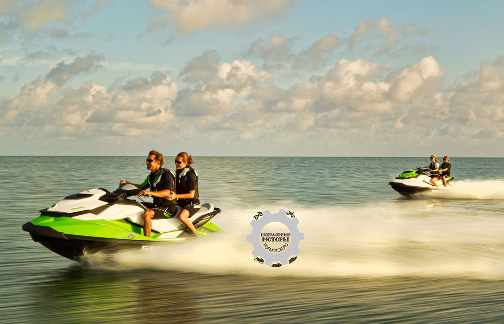 Фото гидроцикла Sea-Doo GTI SE 130 2013 двое на скорости