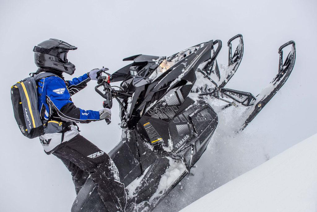 Фото анонса модельного ряда снегоходов Yamaha 2015 года — Yamaha SR Viper MTX 153 2015