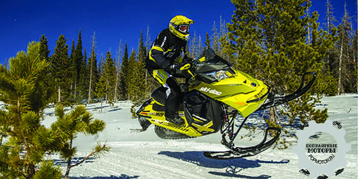 ���� ������ ���������, Ski-Doo MXZ � Renegade 2015 ���� ����� ��������� � ���������.