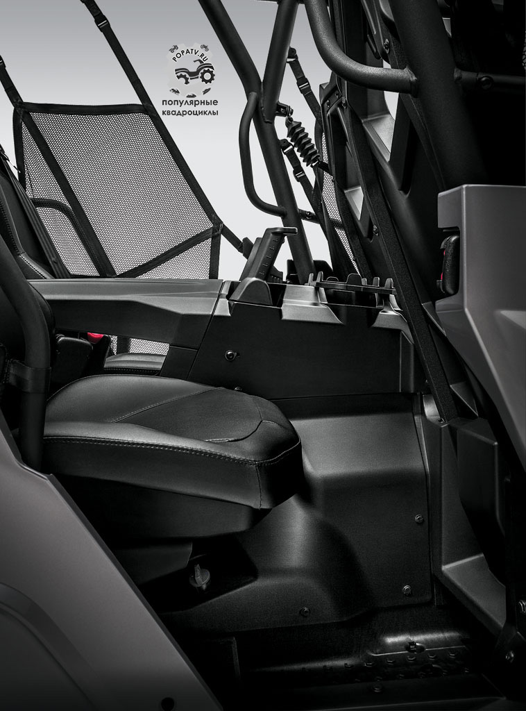Фото анонса квадроцикла Can-Am Commander MAX 1000 XT 2014 задние сиденья