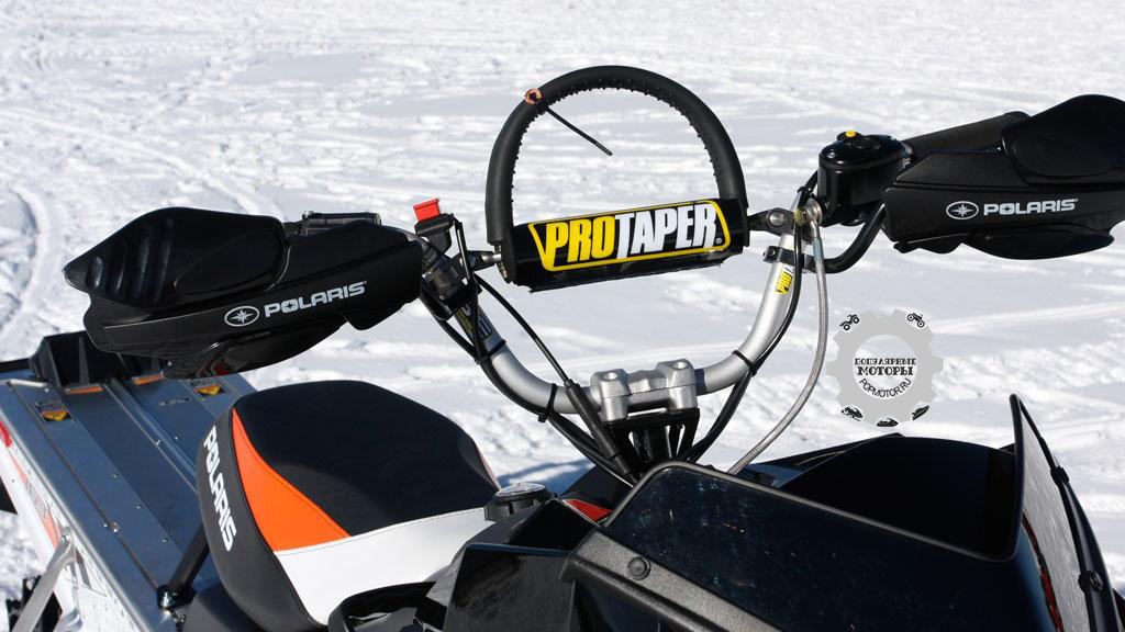 Фото снегохода Polaris 800 RMK 155 2015 руль ProTaper