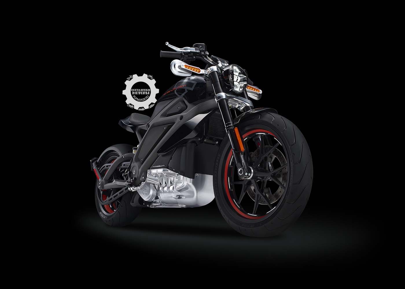 Фото электрического мотоцикла Harley-Davidson — вид справа спереди 2