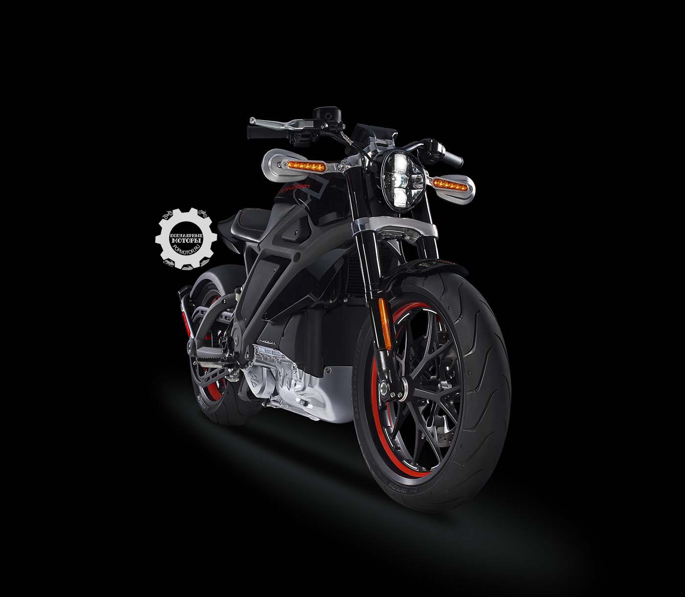 Фото электрического мотоцикла Harley-Davidson — вид справа спереди
