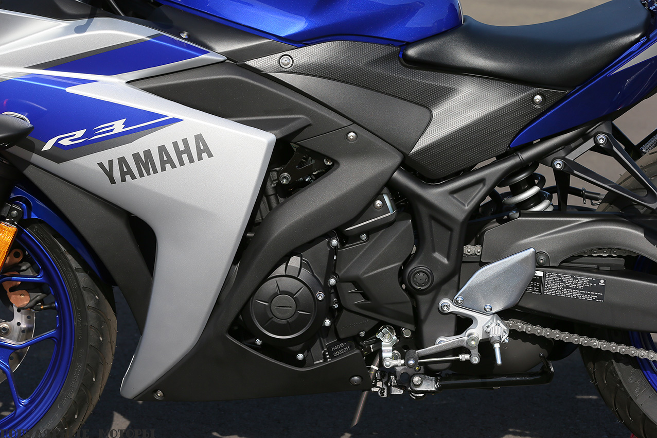 Фото Yamaha YZF-R3 2015 — двигатель