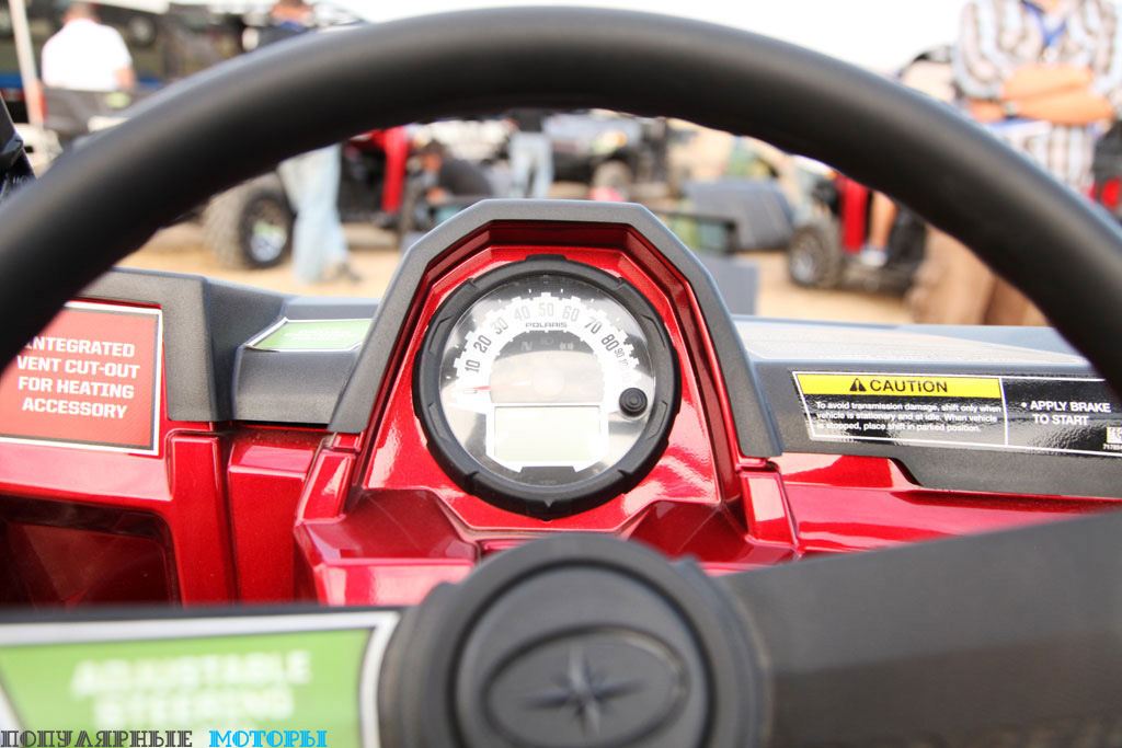 Фото Polaris Ranger XP 900 2013 — приборы
