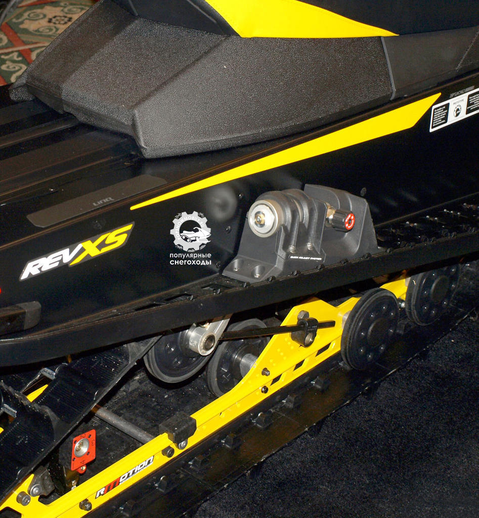 Ski-Doo продает rMotion с дополнительной опцией Quick Adjust, которая позволит с легкостью регулировать торсионные пружины и газового амортизатора.