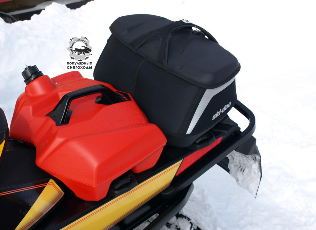 На шасси XR предусмотрено место под багаж. Также можно использовать систему Ski-Doo LinQ, чтобы перевозить больше топлива или инструментов.