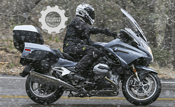 Фото мотоцикла BMW R1200RT 2014 — защита от непогоды