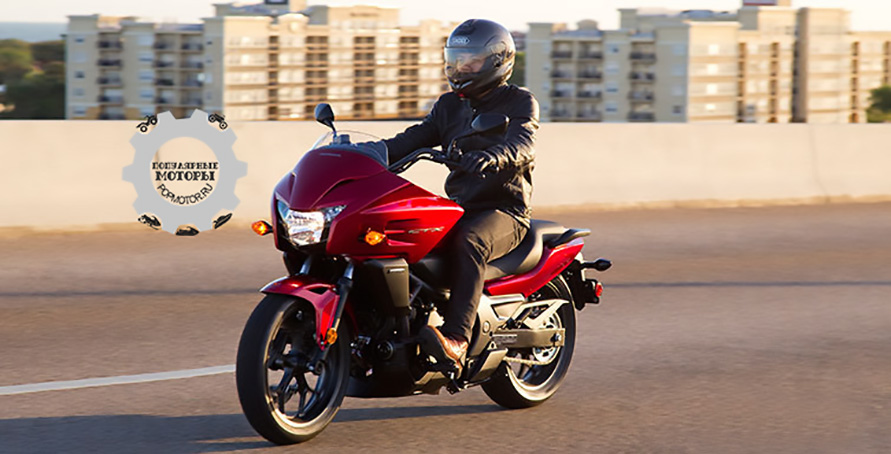 Фото мотоцикла Honda CTX700 2014 - в дороге