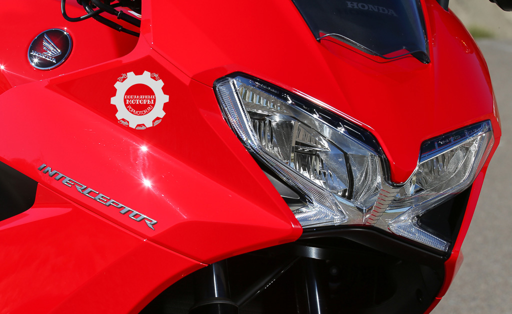 Фото мотоцикла Honda Interceptor 2014 — LED передняя фара