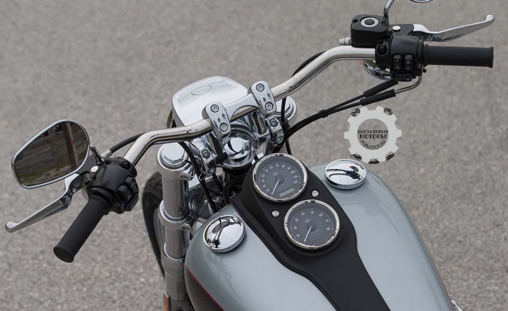 Фото обзора мотоцикла Harley-Davidson Low Rider 2014 — руль