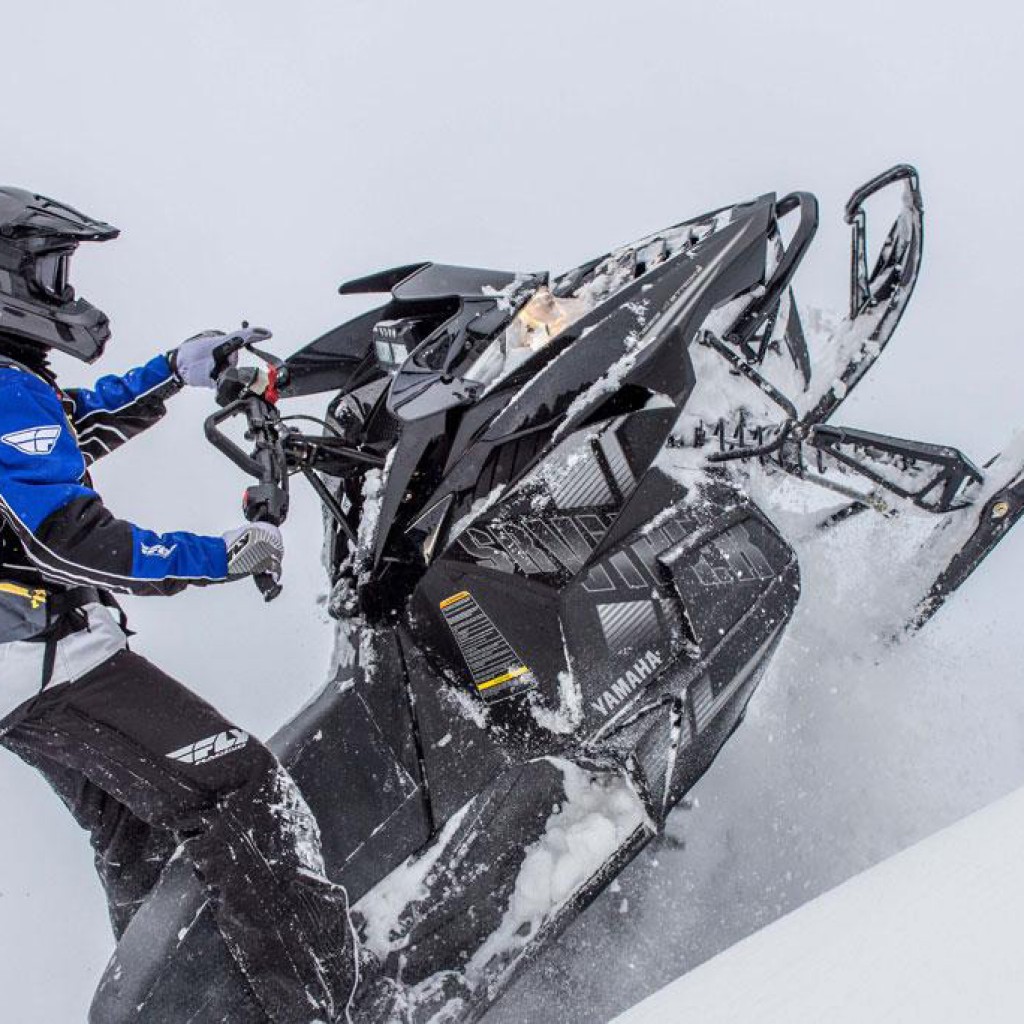 Фото анонса модельного ряда снегоходов Yamaha 2015 года - Yamaha SR Viper MTX 153 2015