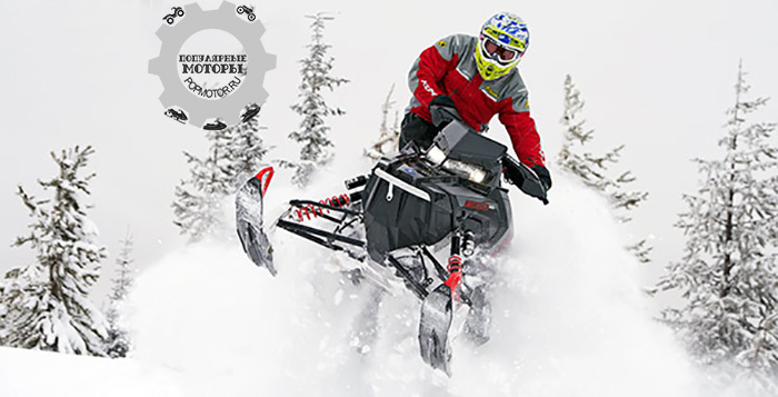 Фото снегохода Polaris 800 Rush Pro X 2015 проявляет себя на больших ухабах и прыжках