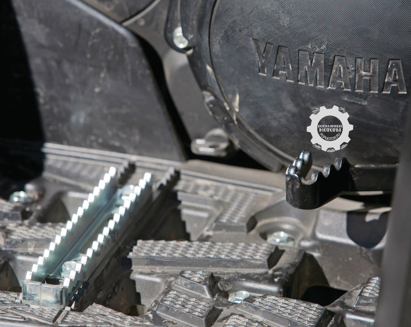 Фото универсального квадроцикла Yamaha Grizzly 700 - подножки