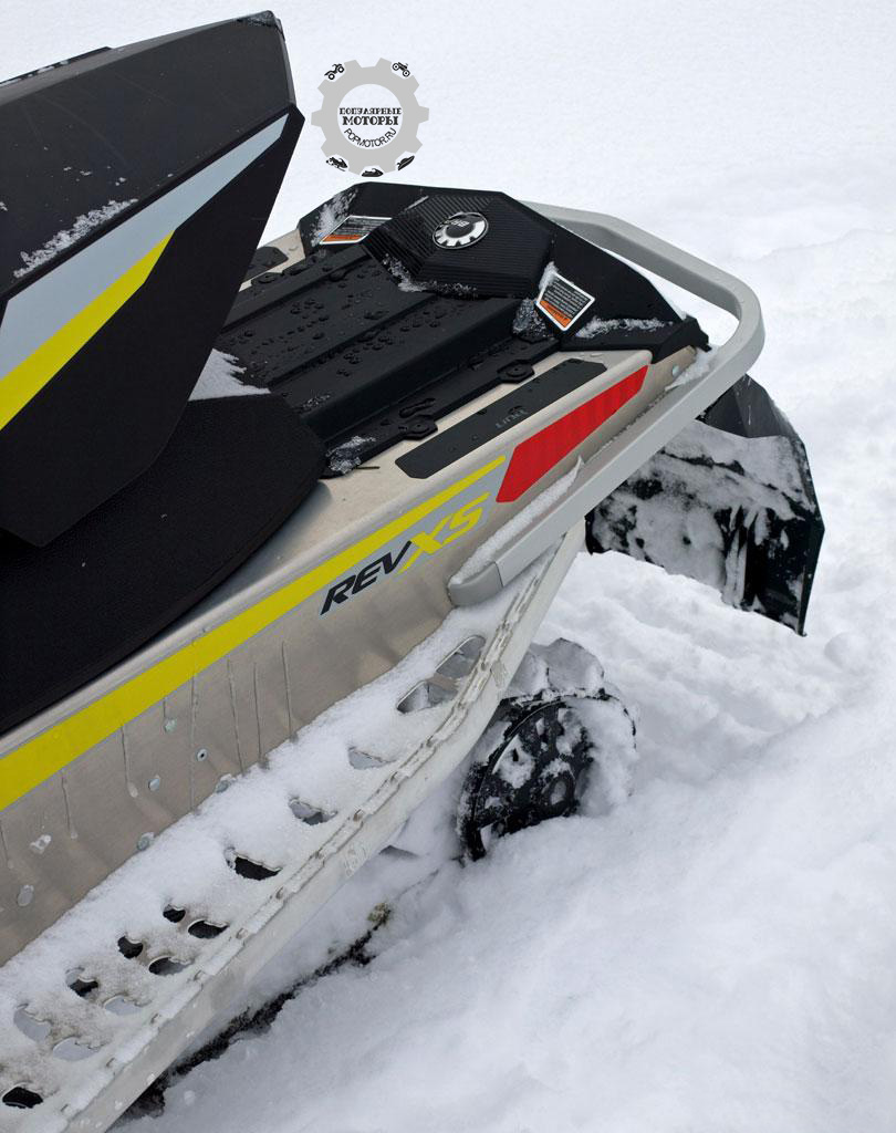 Фото обзора снегохода Ski-Doo MXZ Sport ACE 600 2015 — задняя часть