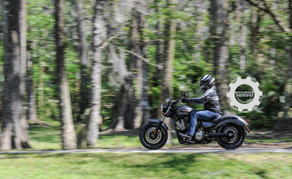 Фото мотоцикла Victory Gunner 2015 — удобная посадка