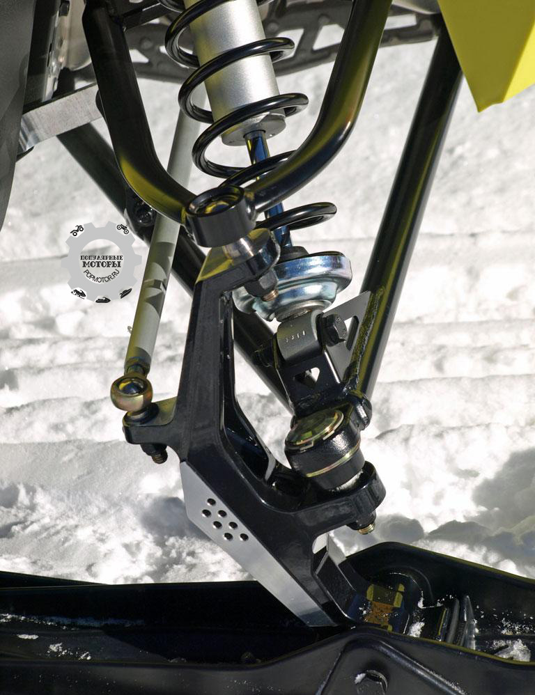Новая передняя подвеска Ski-Doo RAS2 работает просто отлично, значительно улучшая управляемость передней части снегохода на крутых поворотах.