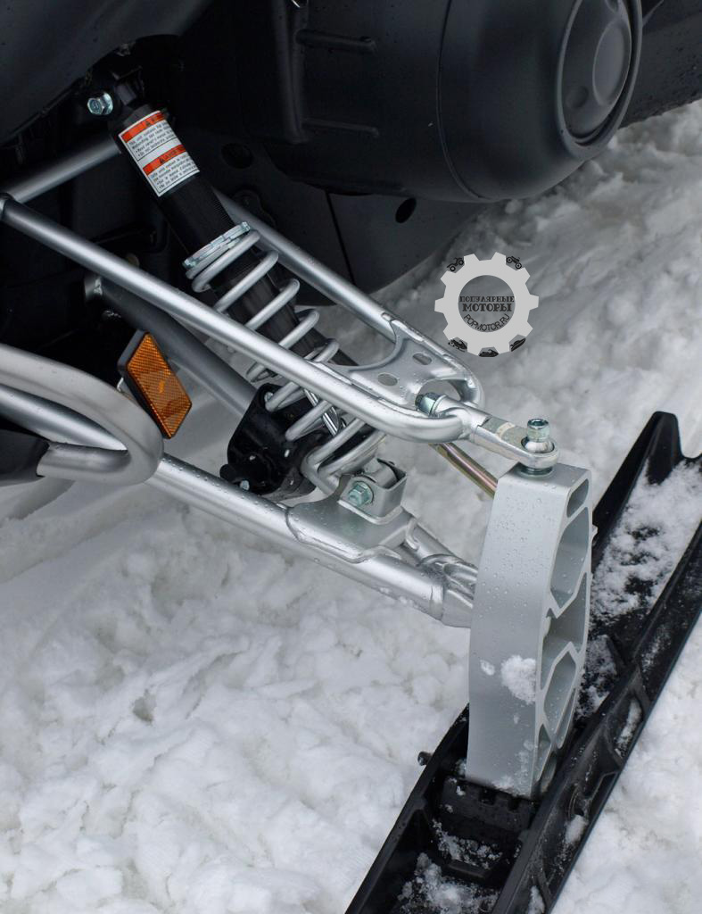 Фото снегохода Yamaha Venture MP 2015 — газовыи амортизатор