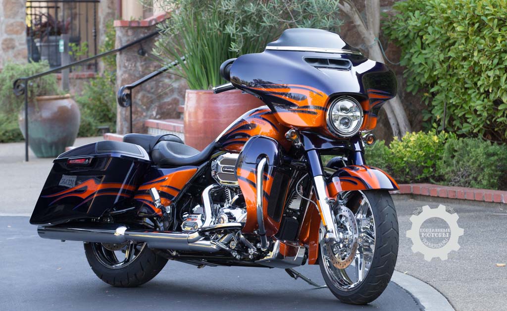 Фото мотоцикла Harley-Davidson CVO Street Glide 2015