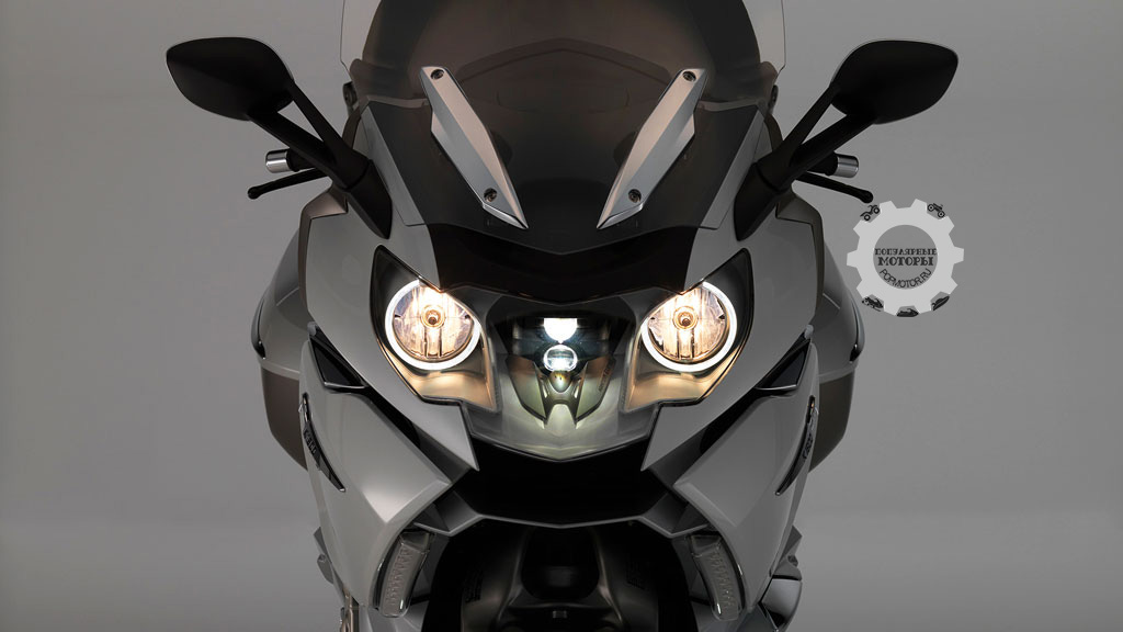 Фото мотоцикла BMW K1600GTL Exclusive 2014 — адаптивная ксеноновая фара
