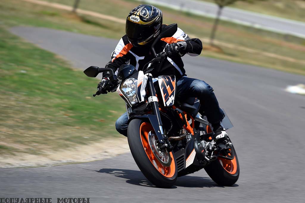 KTM Duke 390 байкер