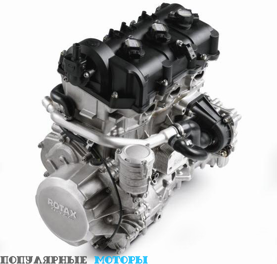 Представленный в 2009 модельном году четырёхтактный двигатель Ski-Doo объёмом 1100 «кубиков» получил улучшение производительности на низких и средних оборотов, а также зауженную выхлопную систему, благодаря которой мотор помещается в кузове REV-XS.